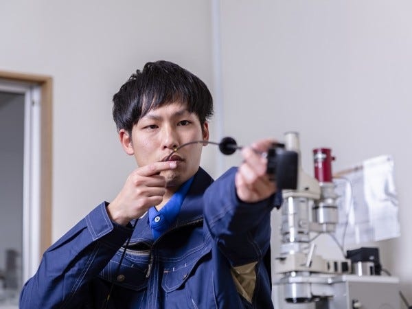 品質保証は、自社の品質基準を定める立場として社内外で影響力を発揮する仕事です。横断的に各部署をまたいで活躍したい志向は特に歓迎します。