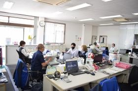 山岸運送 本社内です。