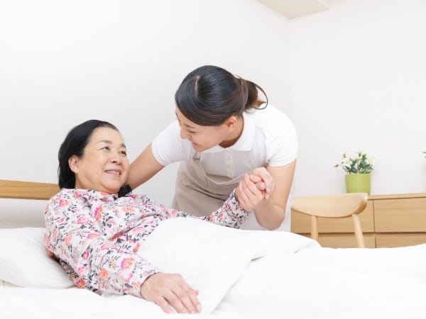 介護職員・有料老人ホームの夜勤専従介護職員（介護福祉士資格）