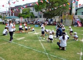 園庭で運動会