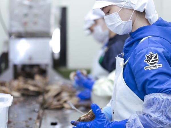 新社長は、前社長の血縁者ではなく、Uターンしてヤマナカで実績を積み上げてきた叩き上げの人材です。