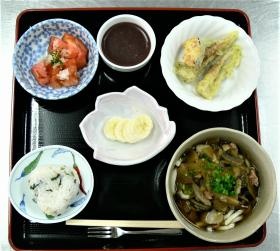 館内厨房で完全手作りの美味しいお昼ご飯 うどん