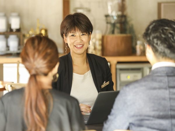 結婚式場支配人・結婚式場支配人候補（業界未経験者可・結婚式場または他業種での接客または営業実務経験者歓迎）