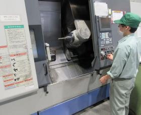 様々なＮＣ機械を使用してバルブを製作します。