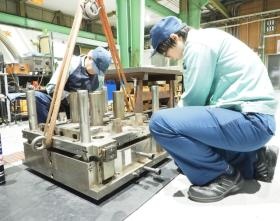 金型組立作業