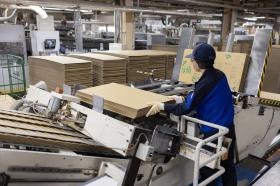 パッケージ事業本部（働く人）