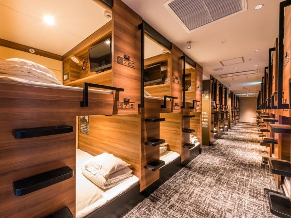 カプセルホテル