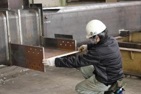 品質保証課の仕事風景