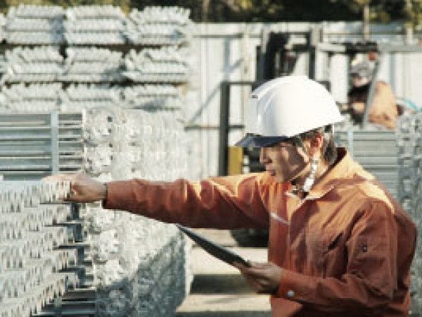 軽・資材センター（黙々作業OK・普通自動車免許）
