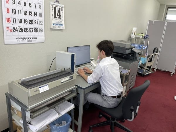 当社の仙台営業所は、現在３名体制で業務を行っております。少人数のため、専門性だけでなく、幅広い知識が得られます。