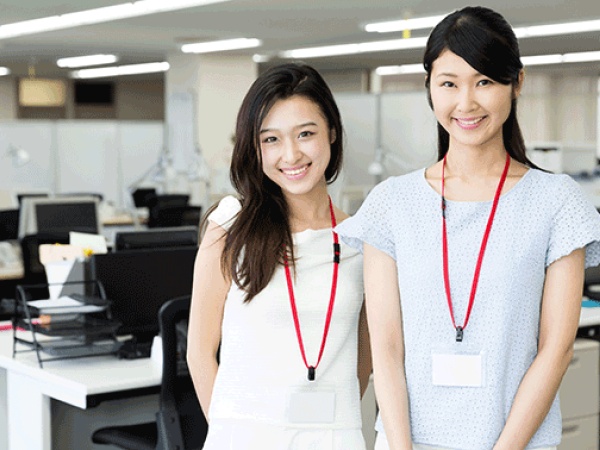 男女比率は4:6。残業のほとんどないワークライフバランスを大切にした職場環境を実現しています。