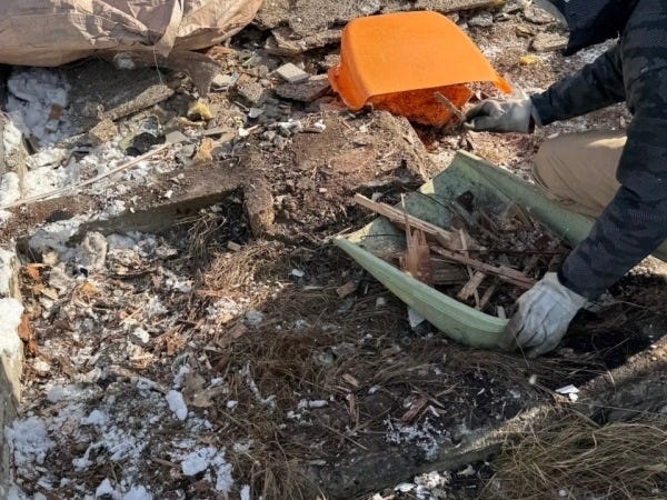 ゴミの分別作業になります。重たい物など一切ありませんので大丈夫です！