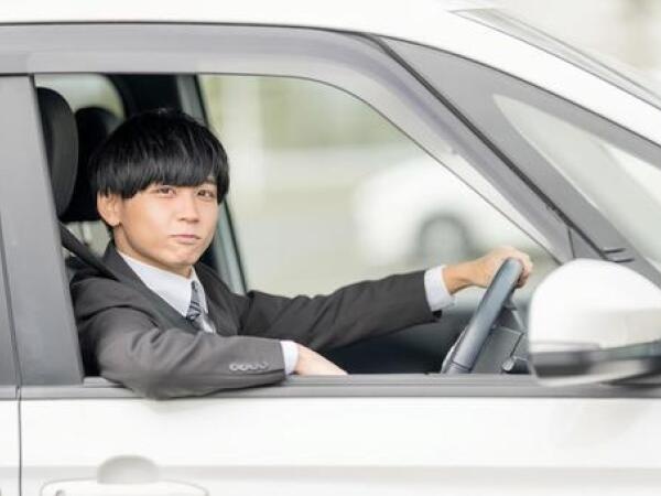 送迎ドライバー（未経験歓迎・普通自動車第一種運転免許）