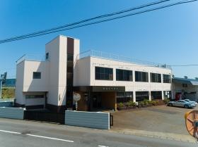 本社建屋の外観写真です。