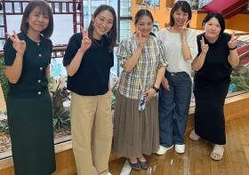 事務所の集合写真です