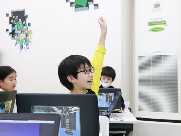 プログラミング教室の講師