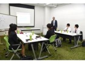 ディスパセミナールームでの就活講座