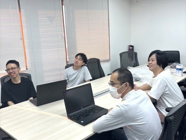 会議で意見交換！