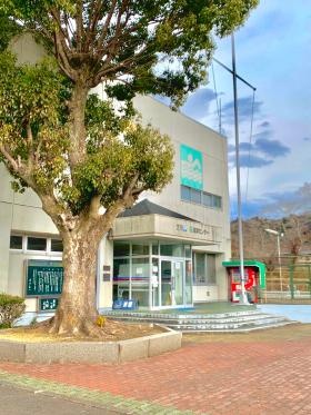 芝川Ｂ＆Ｇ海洋センター正面玄関