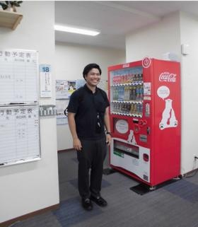 外出・帰社時は元気に挨拶します