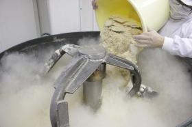 ペットフード製造風景