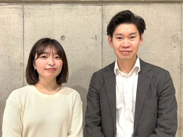 営業社員とコミュニケーションを取り仕事を進めていきます。