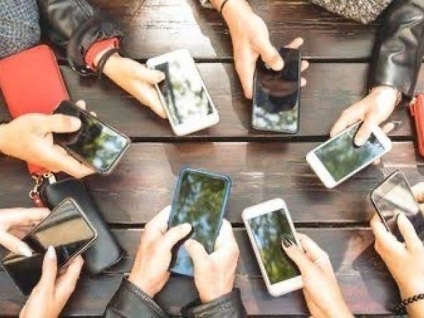 SNSマーケティングスタッフ（未経験OK）