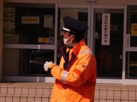 弊社従業員警備風景