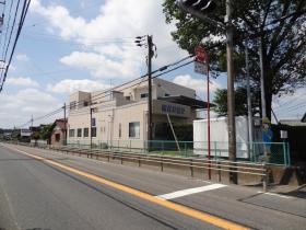 国道沿いの外観です