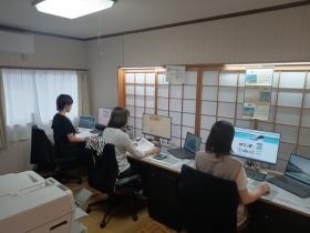 事務所内の業務風景（一部）
