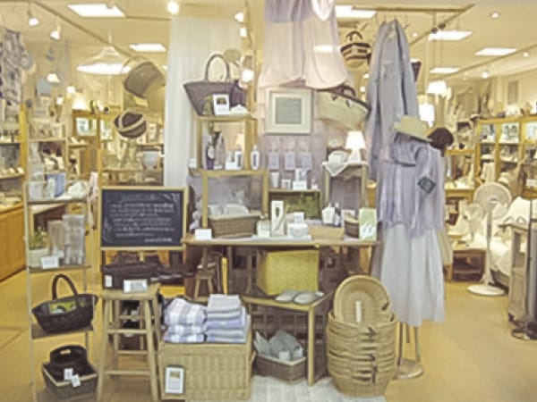 キャトル・セゾンはパリ発の生活雑貨店です。生活雑貨を通じてお客様に暮らしの豊かさをお届けしています。