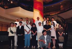 全社員でホテルディナー（無料、参加自由）