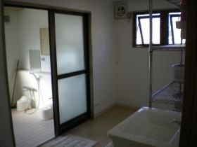 清瀬営業所 シャワー室を完備しております。