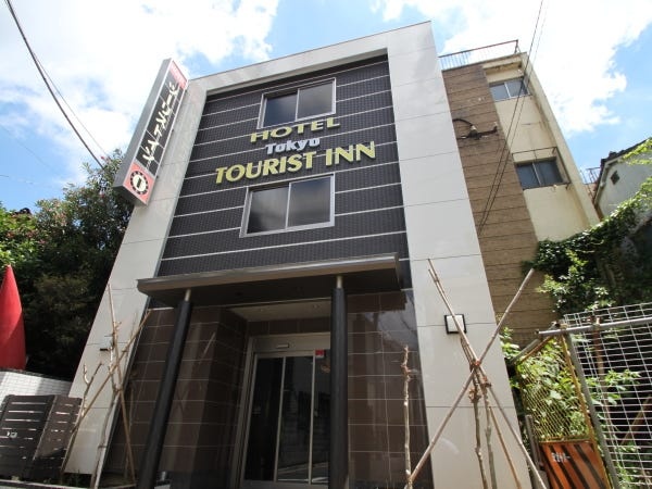 ホテルのフロントスタッフ（交通費支給あり・未経験OK）