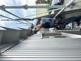 外壁工事の様子です。