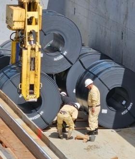 海運事業部 港湾荷役作業