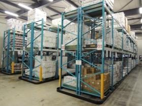 新興海陸運輸株式会社 倉庫風景