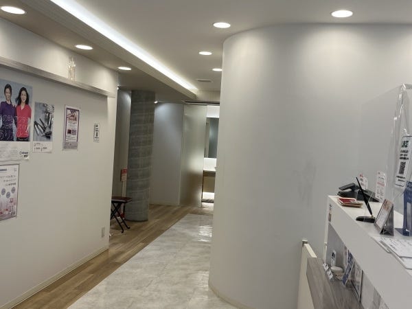 勤務日はご相談いただけますので、無理なく働けます！ご家庭と両立していきたい方におすすめ。明るく綺麗な職場で幅広い年代のスタッフ活躍中！