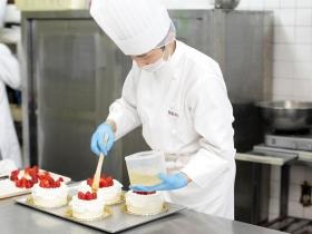 洋菓子製造風景