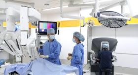 堺市で初めて手術支援ロボットダビンチを導入しました。