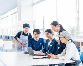 スタッフとのミーティング