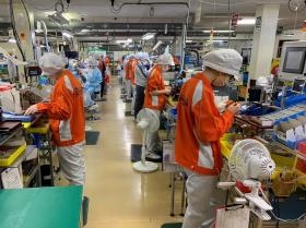 バッテリーファクトリー リチウム電池加工 作業風景