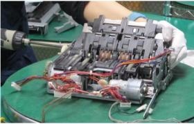 本社＿修理品 分解作業中