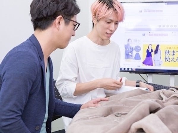 案件によってチームでの対応を行うようにしています。複数の在庫処分コンサルタントで検討することで、最善の解決策を見つけます。