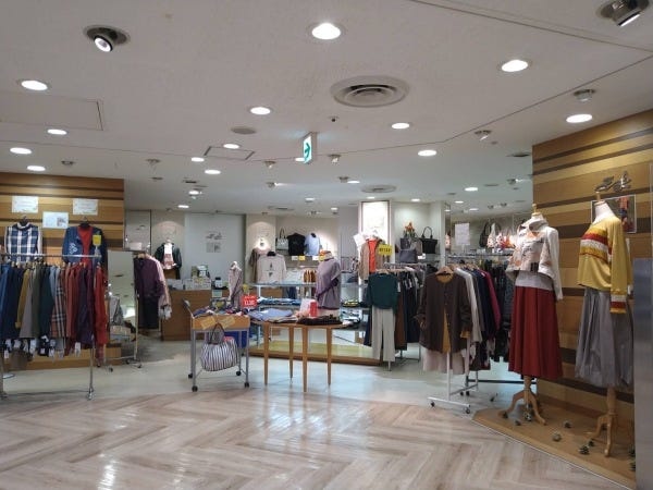 販売スタッフ・店舗スタッフ・第二新卒者（業種未経験・成長意欲があり）