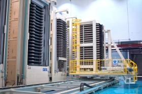 プリント基板（ＣＣＬ）プレス装置