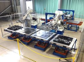 ＣＦＲＰ積層装置