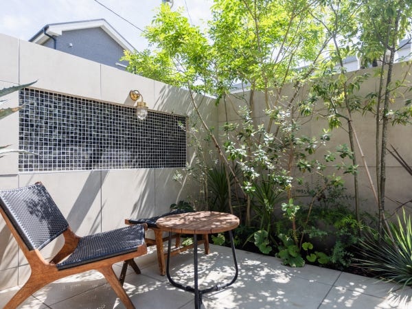 エクステリアとは・・・？家の外回り空間のことを指します。玄関まわりや庭、ウッドデッキなど住まいの印象や快適さを左右する大切な部分です。