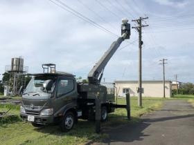 高所作業車を利用した作業