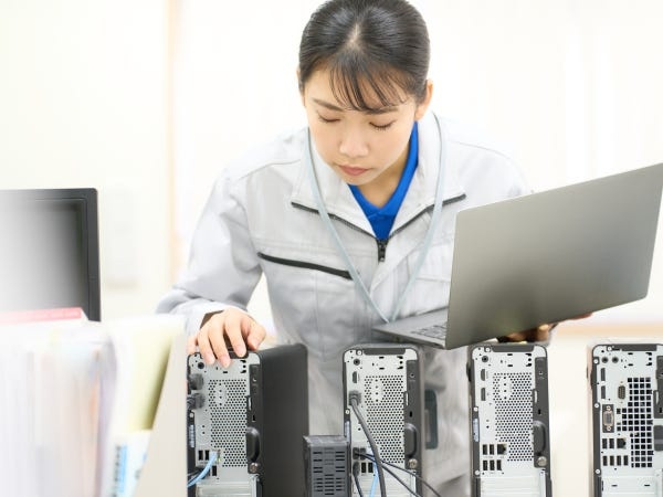 【技術職】ITセールスエンジニアと連携しながら施工。大手・上場会社や有名病院、施設などの大規模なものから小規模なものまで手がけています